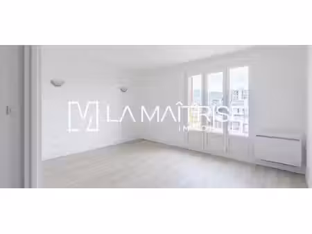 t3 blancarde avec balcons