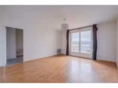 appartement 3 pièces 58m² avec 2 balcons une place de parking dernier étage à vendre