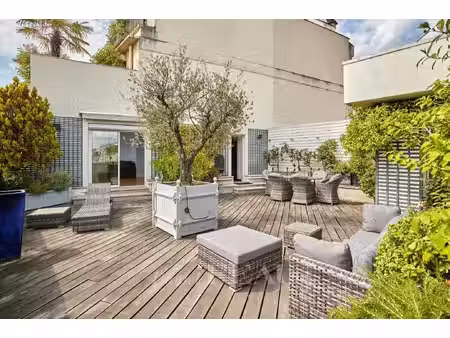t3 de 55 m² avec terrasse de 29 m² et parking – saint-cyr-l'école