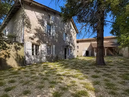 belle maison de caractère à rénover proche commerces