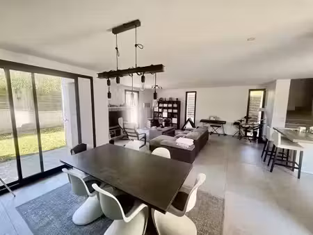 location maison 7 pièces 150.88 m² à rueil-malmaison (92500)  4 200 €