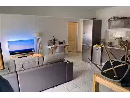 appartement - rdj - 67 08 m2 - 3 pièces - non meublé