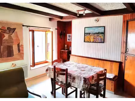appartement t3 de 52 50 m² au cœur de guillestre – charme  emplacement et potentiel