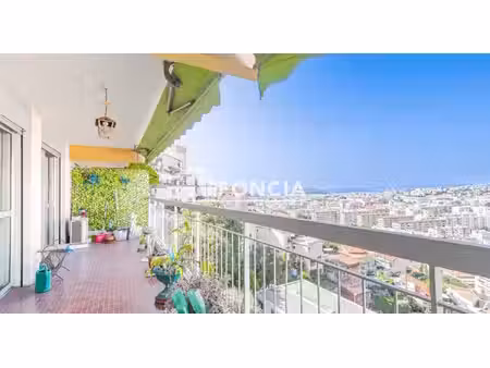 3 pièces traversant avec grande terrasse mont gros