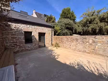 lorient : maison en pierre rénovée avec jardin