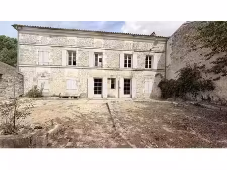 vente maison 6 pièces 193 m² poursay-garnaud (17400)