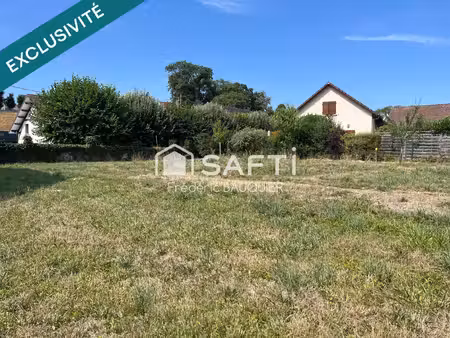 superbe terrain plat en plein coeur de chalezeule