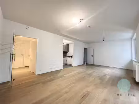 colonel bourg / app. 2ch +/- 93m² avec terrasse + parking