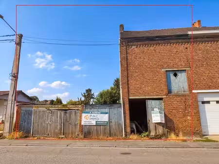 ensemble de 3 lots : 2 garages et 1 grange sur 97ca.