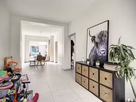magnifique maison entièrement rénovée avec 3 chambres et jar