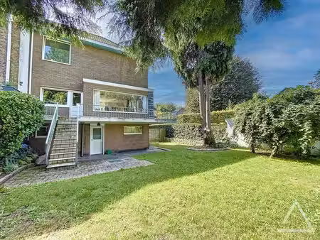 magnifique maison avec jardin et garage