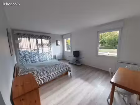 beau studio meublé à gif-sur-yvette – rer b
