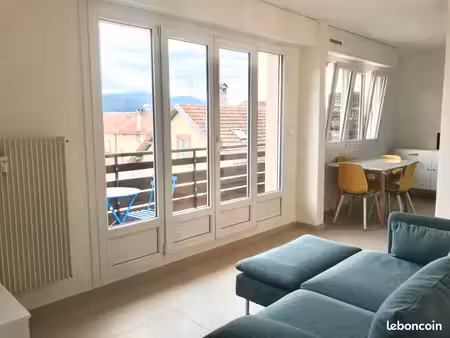 morteau / studio meublé 32 m² avec balcon – centre-ville – loyer 650 + 70 acpt charges