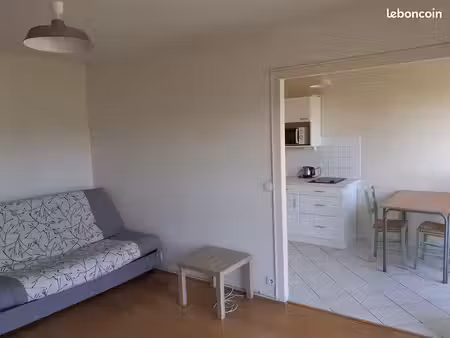 location grand studio meublé 33 m2 eglise de pantin