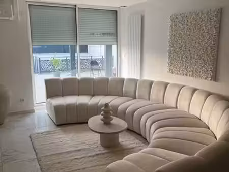 vénissieux – maison entièrement rénovée de 102 m² sur terrain de 512 m² – 3 chambres – auc