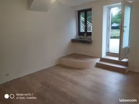 appartement t2 en rez-de-chaussée avec entrée indépendante