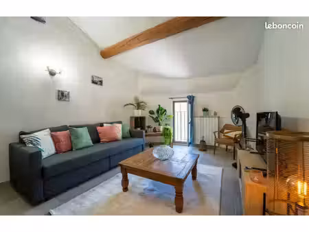 a louer t2 uzes centre