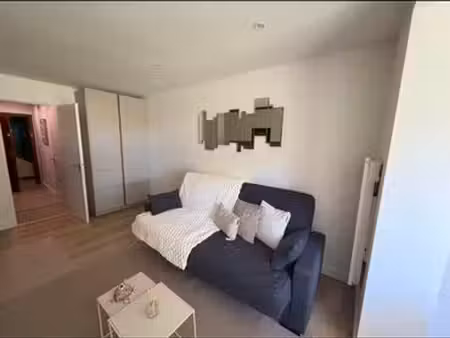location studio cabine meublé