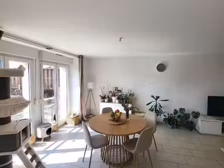 appartement 3 pièces 77 m²