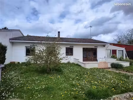 maison plain-pied 94m² + 22.40m² 4 chambres terrain environ 400m²
