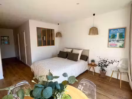 studio meublé 30 m² – hyper centre aix-les-bains – refait à neuf