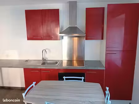 studio meublé avec cuisine équipée et fibre optique