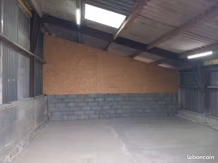 entrepôt 45 m²
