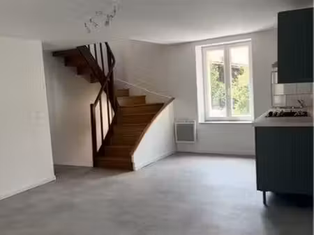 petite maison  t4  entièrement rénovée