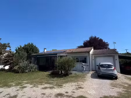 ? maison à louer – 3 chambres – garage – terrasse – climatisation – panneaux solaires