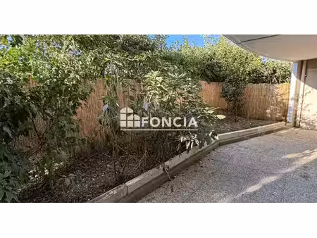t4 en rez-de-jardin avec terrasse et jardin privatif