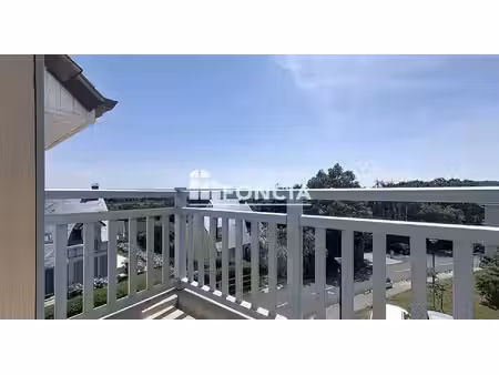 bel appartement en dernier étage avec vue dégagée