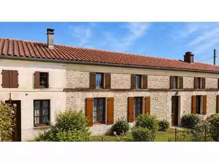 maison à vendre 7 pièces burie (17)dépendances et studio
