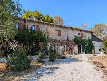 à lempaut  à seulement 5 minutes de revel  une maison au calme exposée sud
