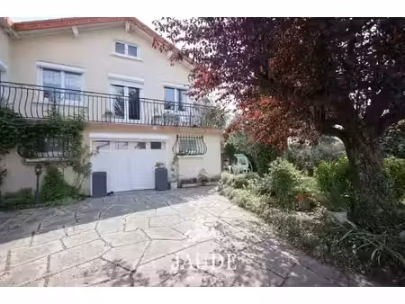a vendre maison avec garage et jardin vertaizon