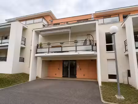 essey-lès-nancy : appartement t2 avec balcon dans résidence