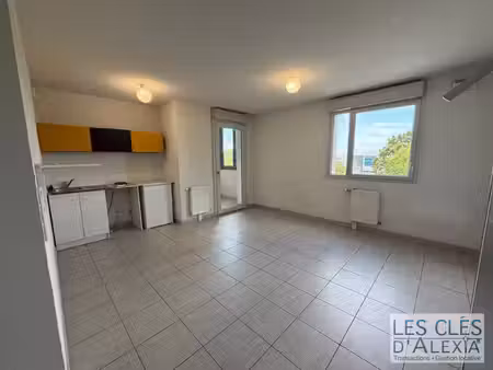 vénissieux – studio avec loggia et garage – idéal investisseur