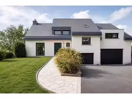 maison betton hyper centre / plus de 200 m² / revenus locatifs / terrain 700 m² / sous sol