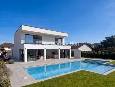 villa d'architecte avec piscine !