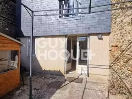 location appartement 3 pièces à château-gontier-sur-mayenne (53200) : à louer 3 pièces / 5