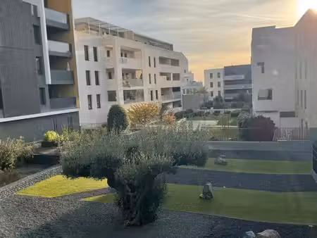 t2 42 m² avec grande terrasse  parking et climatisation – résidence isadora