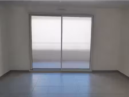 appartement 2 pièces - 43 m² avec balcon et parking couvert - quartier cattenoz à villers 