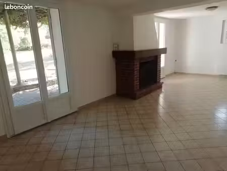 a louer - appartement t2 dans un écrin de verdure - environ 47 m2