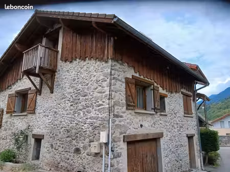 maison de village de 75 m2