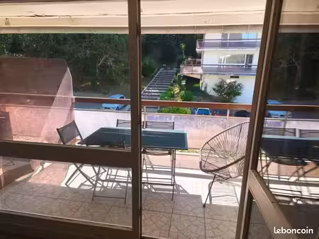 studio - meublé - avec balcon  parking & cave