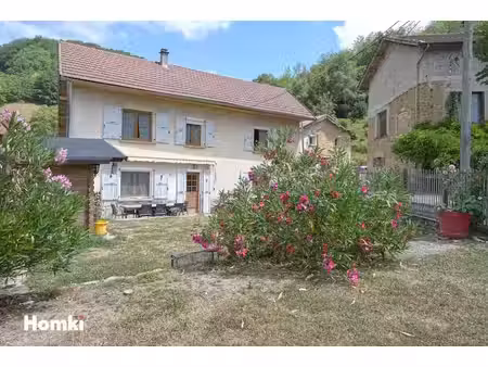 maison avec dépendances et grand terrain – chirens