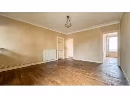 appartement t3 de 82 m² avec garage - beaux volumes et cachet de l'ancien