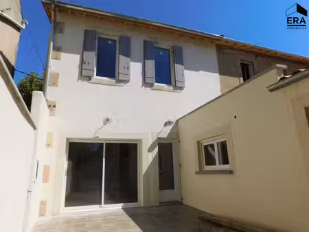 maison de ville rénovée avec cour plein sud