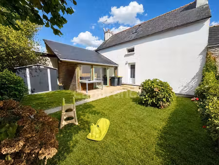 exclusivité - maison mitoyenne avec jardin à vendre 7 pièces à pleyben