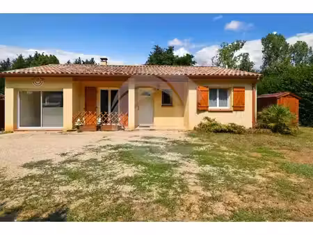 vaissac – maison de plain-pied de 88 46 m² sur terrain clos de 1 360 m²