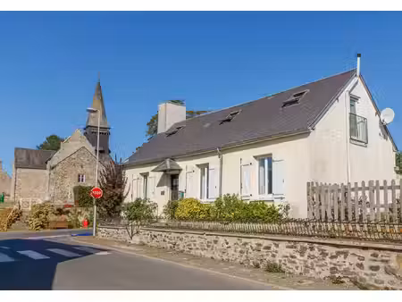 orne : maison de village de 3 chambres avec garage et jardin